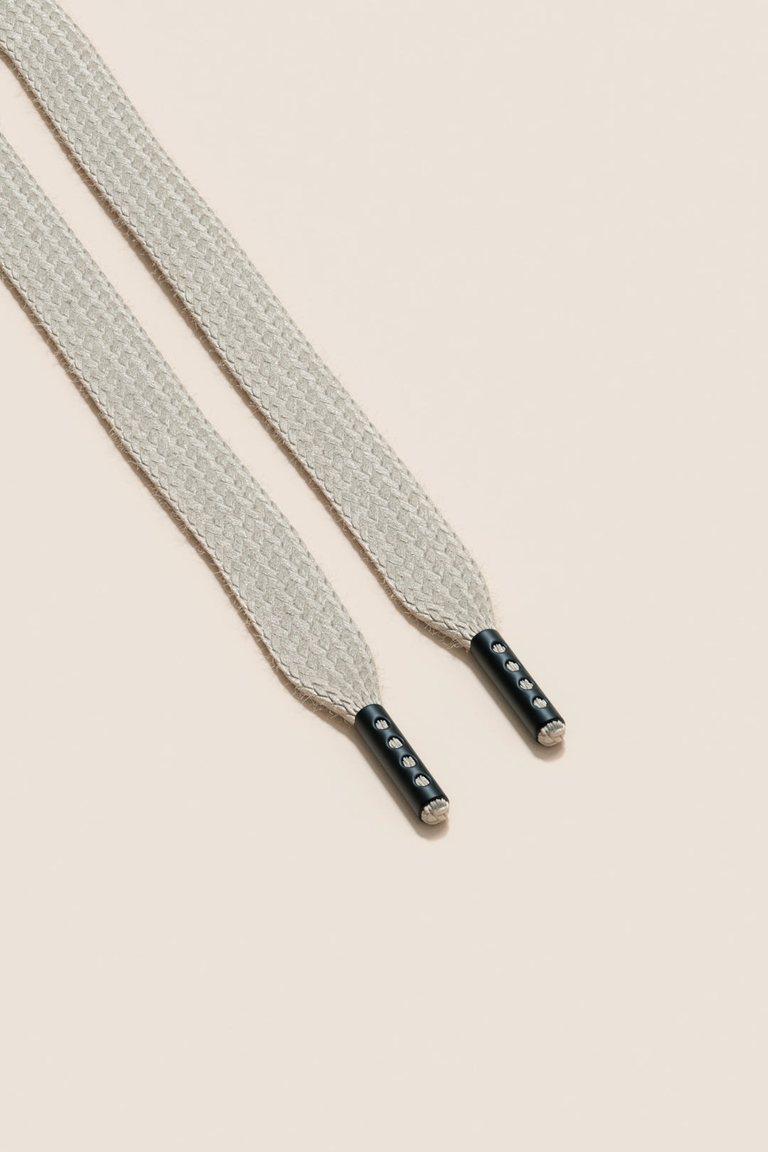 Senkels Nickel Grey Sneaker Shoelaces with Black Matte Aglets